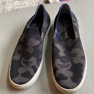 Rothy’s Gray/Black Camo Sneaker - size 8.5